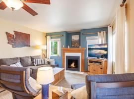 DAS BAVARIAN CONDO, 5 Star Ground Floor Unit, Walk to Town, Sleeps 6, hotel v destinaci Leavenworth