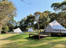 Iluka Retreat Glamping Village & Group Lodge Accommodation, hôtel à Red Hill South