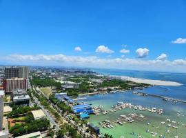 รูปภาพของโรงแรม: Stunning 1 BR Manila Bay View Flat with Spacious Balcony