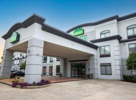 Wingate by Wyndham Lafayette Airport، فندق في لافاييت