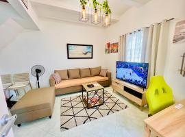 होटल की एक तस्वीर: Awesome 2 bedrooms, living & dining area