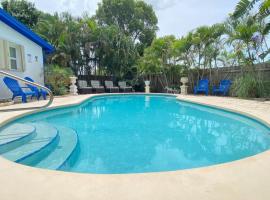 호텔 사진: Great location Pool home w Pool table 5br