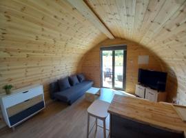 Glamping Pod,位于Prodhromi的酒店