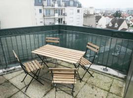 Foto do Hotel: Drancy : 4 pièces en centre ville + parking