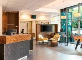 Courtyard by Marriott Paris Saint Denis, מלון בסן-דני