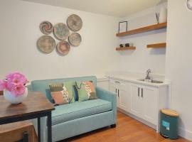 Zdjęcie hotelu: Newly Renovated Walkout Basement in Vancouver with Separate Entrance