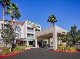 Courtyard by Marriott Oakland Airport