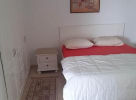 Hotel Photo: Appartement parfait pour les couples, bien équipé, à Hammamet centre 200m de la plage