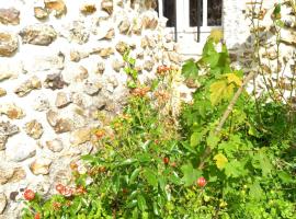 Fotos de Hotel: Maisonnette indépendante au bord du loir