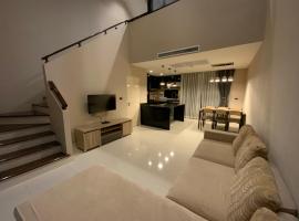 A picture of the hotel: Townhouse near Donmuang airport 4 bedrooms