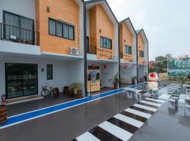 A picture of the hotel: Phanomrung Hostel & Linn Chan Cafe พนมรุ้ง โฮส์เทล แอนด์ ลิณณ์จัง คาเฟ่