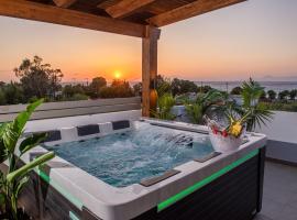 Hotel Foto: ODYSSEA Top View & Hot Jacuzzi Front Beach