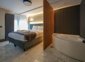 รูปภาพของโรงแรม: Hotel Kurucesme Business