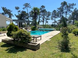 Hotel foto: Magnifique villa avec piscine et vue imprenable