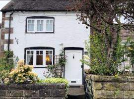 Hotel fotoğraf: Chapter Cottage, Cheddleton Nr Alton Towers, Peak District, Foxfield Barns