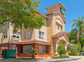 A picture of the hotel: Extended Stay America Premier Suites - Fort Lauderdale - Cypress Creek - Park North