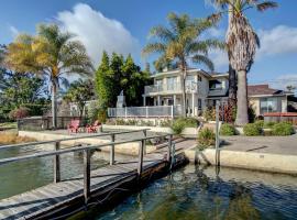 Hotel foto: Four Bedroom Waterfront Home