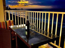 Beach Front Condo in Isla Verde!, hotel in San Juan