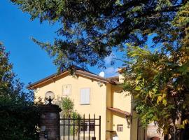 A picture of the hotel: Villa "Il Prado" Piscina&Natura