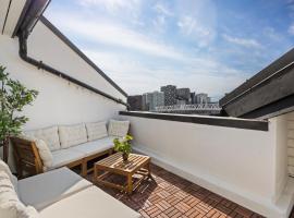 A picture of the hotel: Urban Panorama - New, Central & Private Terrace