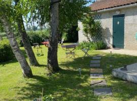 Hotel Foto: STUDIO EN AUVERGNE Le ruisseau