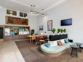 Holiday Inn Victoria - Elk Lake by IHG