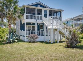 호텔 사진: Coastal-Chic Home Near Myrtle Beach, Walk to Ocean