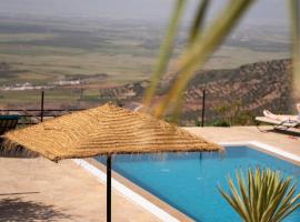 Hotel Photo: Dar El Mandar - Ferme & Table d'Hôte Berbère