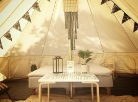 Luksustelttailua Saimaan Pistohiekalla、プーマラのホテル