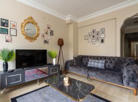 รูปภาพของโรงแรม: Beşiktaş And Şişli Luxury Central Flat