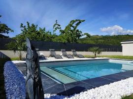 Hotel foto: CHAMBRE & SDB PRIVÉE avec piscine en bord de Via Rhona