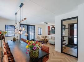 ホテル写真: Brand new bright & luxurious villa in Amsterdam!