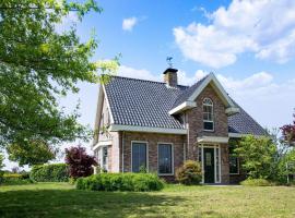 Фотографія готелю: Countryside Farmhouse in Genderen with Terrace Garden