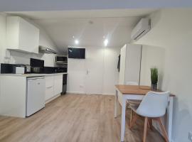 호텔 사진: Le petit Strasbourg- Studio renové-3pers-Caluire