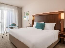 Courtyard by Marriott Cologne, hotel in Cologne