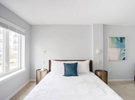 होटल की एक तस्वीर: CozySuites l 2BR Loft, Monument Circle, Indy