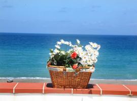 รูปภาพของโรงแรม: Vacanze al Mare Patrizia's Sweet Home