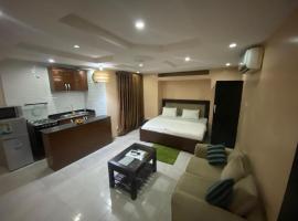 Hotel Photo: Studio B, (Studio Apartment) Hillside Gardens