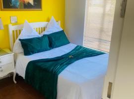 Foto do Hotel: 2 Bedroom apartment close to OR Tambo at Tamerlane Complex