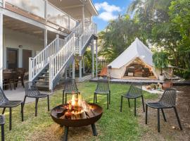 Fotos de Hotel: Stunning Beach House & Glamping tent - Sunshine Coast