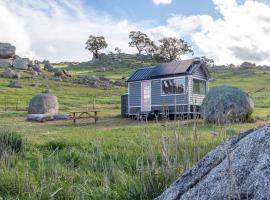 Heathcote Valley Tiny House - Tiny Stays, hotel en Tooborac