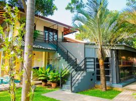 Morning Star Resorts, hotel in Negombo