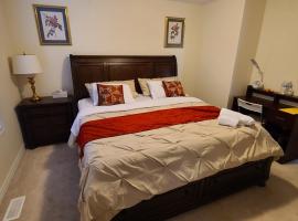 Hotel Photo: Beautiful Master Bedroom, TV, Wi-fi, Laundry, Parking