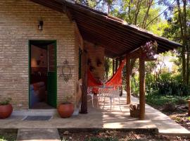 Фотография гостиницы: Casa charmosa em condomínio arborizado