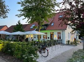 Hotel Photo: Luxus Lindenhof Apartments -Ferienwohnungen in Friesland an der Nordsee am Naturschutzgebiet Urwald