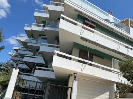 Fotos de Hotel: Stunning View Seaside 1-Bed Apartment in Saronida