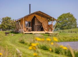 รูปภาพของโรงแรม: Under the Oak Glamping