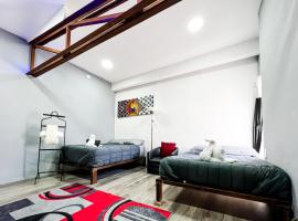 酒店照片: Lovely Loft 10 min from downtown - free parking