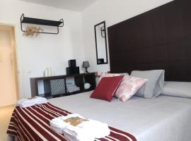 Hotel fotografie: JT CHICLANA, ,Parking, Aire, Wifi, TV, Terraza