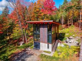 A picture of the hotel: Sterling Treehouse